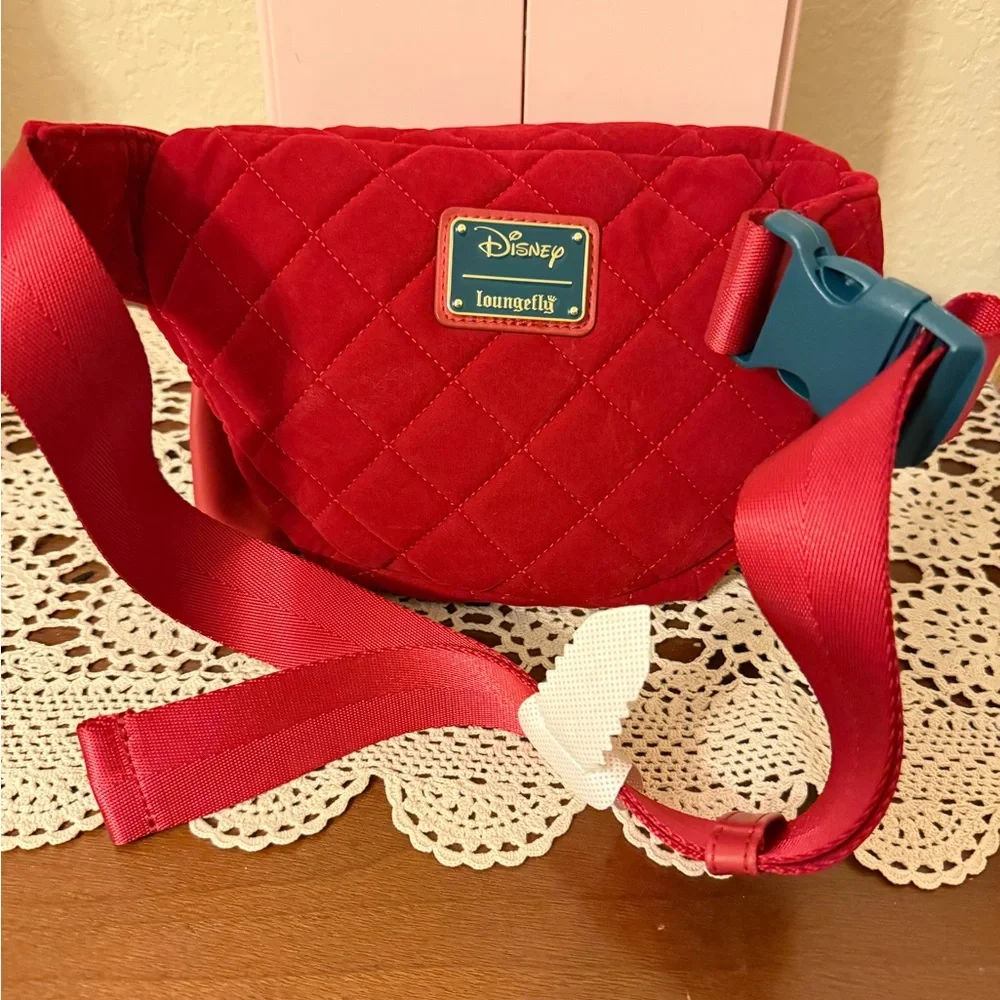 Snow White Red Quilted Loungefly Fanny with Bow - Picture 3 of 4